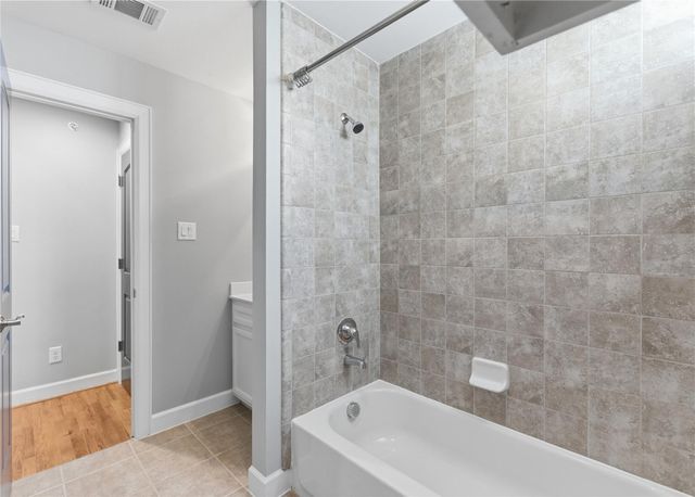 5941 South Loop E 1301, Houston, TX 77033