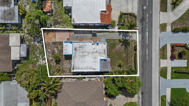 120 NW 4th Avenue, Boynton Beach, FL 33435