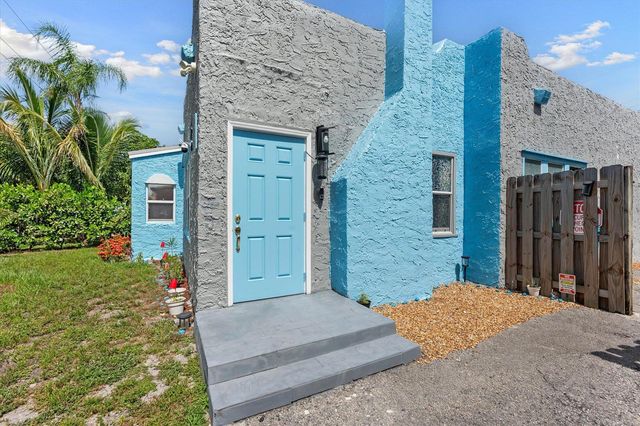 120 NW 4th Avenue, Boynton Beach, FL 33435
