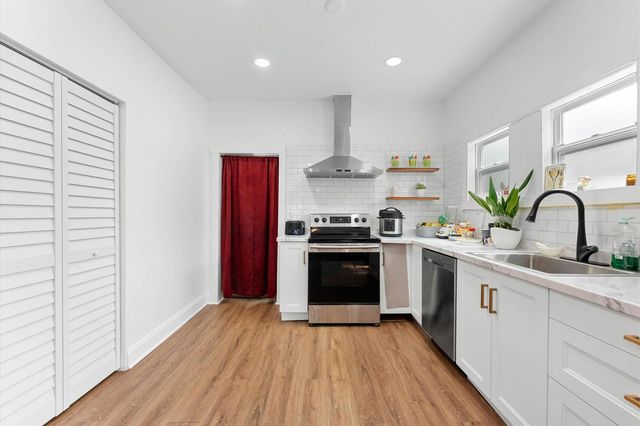 120 NW 4th Avenue, Boynton Beach, FL 33435