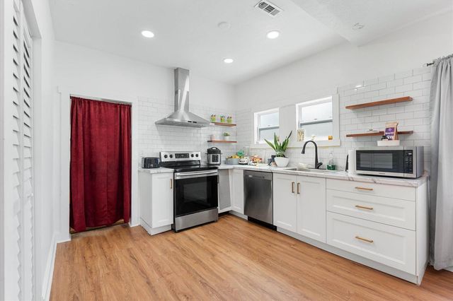 120 NW 4th Avenue, Boynton Beach, FL 33435
