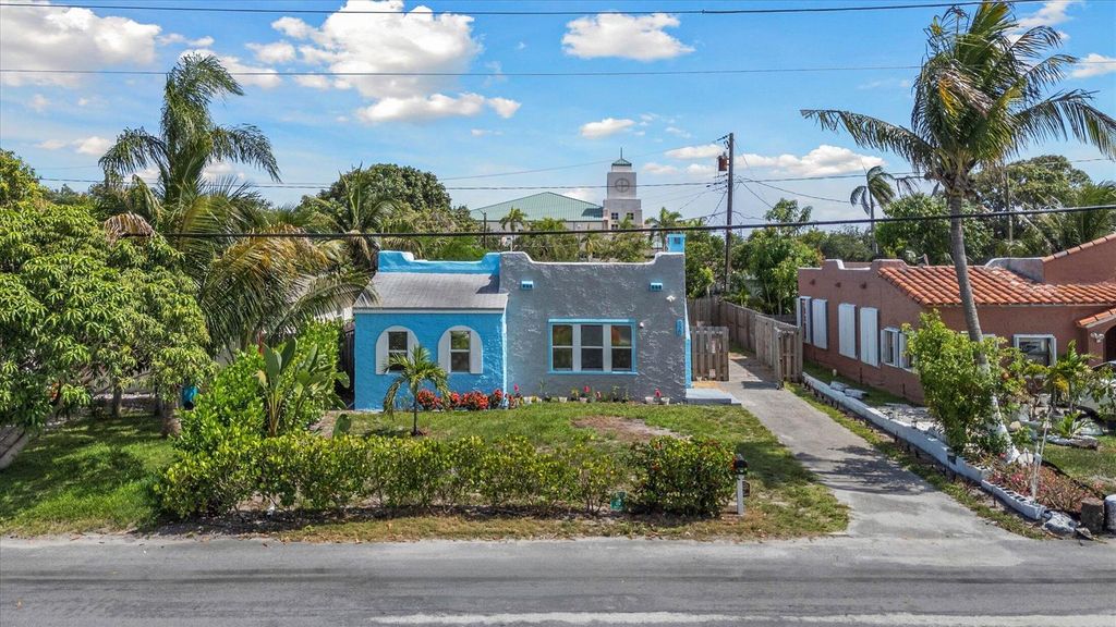 120 NW 4th Avenue, Boynton Beach, FL 33435