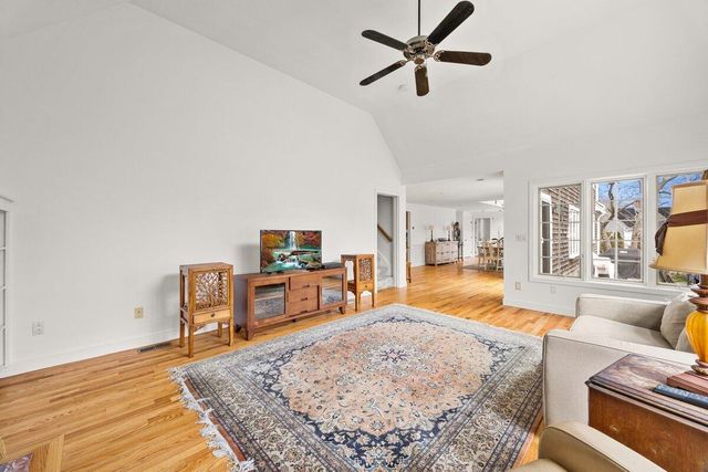 8 Telegraph Hill Road, Sandwich, MA 02563