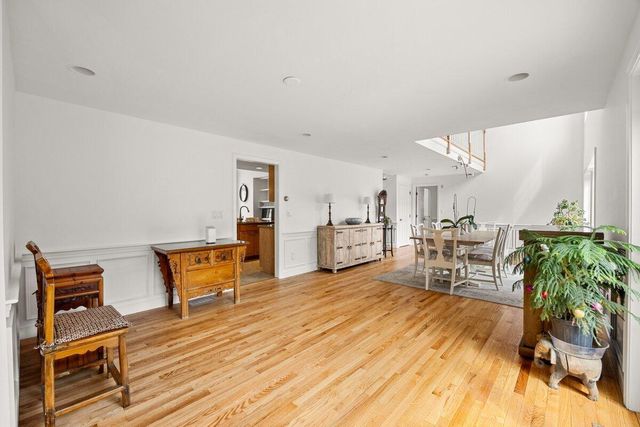 8 Telegraph Hill Road, Sandwich, MA 02563