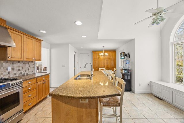 8 Telegraph Hill Road, Sandwich, MA 02563