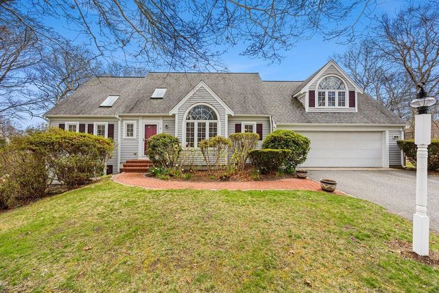 8 Telegraph Hill Road, Sandwich, MA 02563