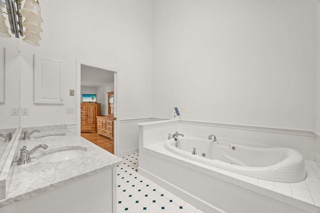8 Telegraph Hill Road, Sandwich, MA 02563