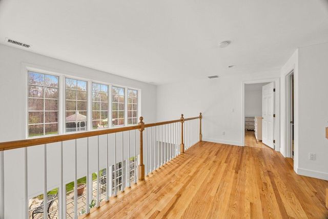 8 Telegraph Hill Road, Sandwich, MA 02563