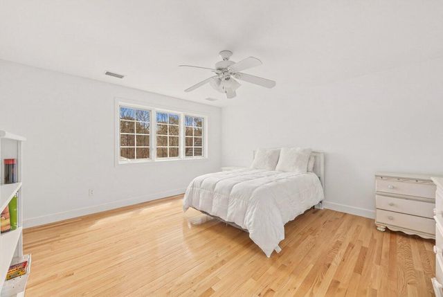 8 Telegraph Hill Road, Sandwich, MA 02563