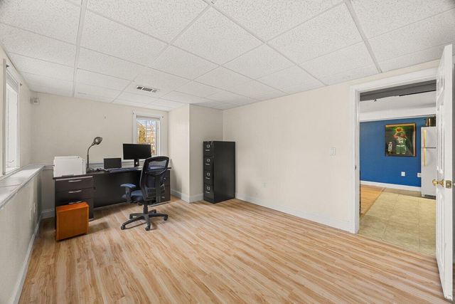 8 Telegraph Hill Road, Sandwich, MA 02563