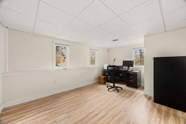 8 Telegraph Hill Road, Sandwich, MA 02563