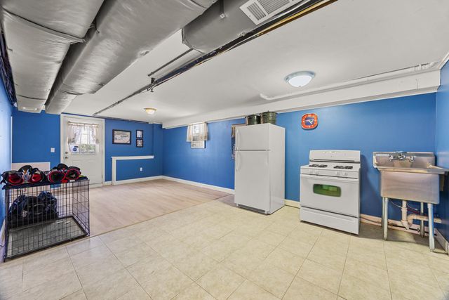 8 Telegraph Hill Road, Sandwich, MA 02563