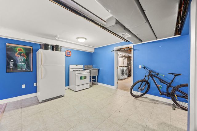 8 Telegraph Hill Road, Sandwich, MA 02563