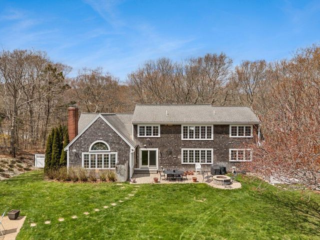 8 Telegraph Hill Road, Sandwich, MA 02563