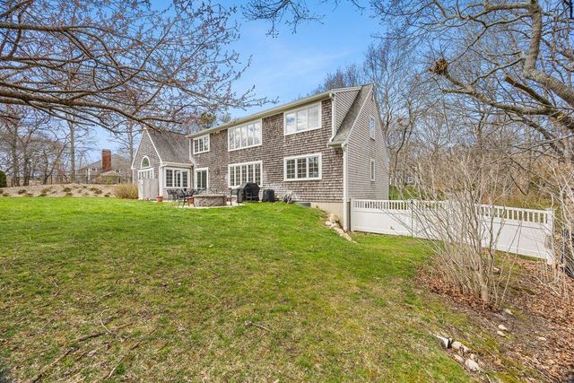 8 Telegraph Hill Road, Sandwich, MA 02563