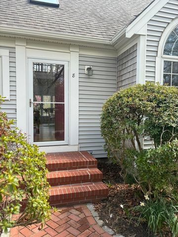 8 Telegraph Hill Road, Sandwich, MA 02563