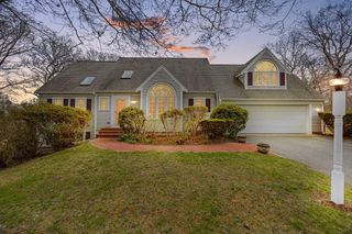 8 Telegraph Hill Road, Sandwich, MA 02563