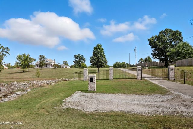 3003 S Schifferdecker Avenue, Joplin, MO 64804