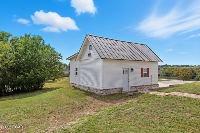 3003 S Schifferdecker Avenue, Joplin, MO 64804