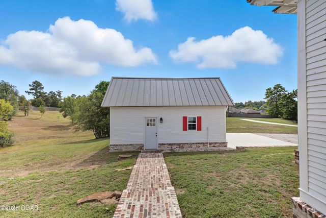 3003 S Schifferdecker Avenue, Joplin, MO 64804