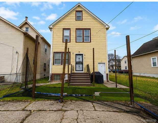 2400 Danforth Street, Hamtramck, MI 48212