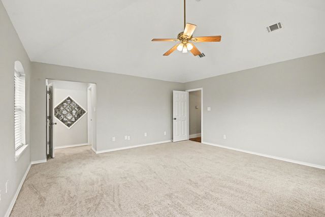 10101 Round Hill Road, Fort Worth, TX 76131