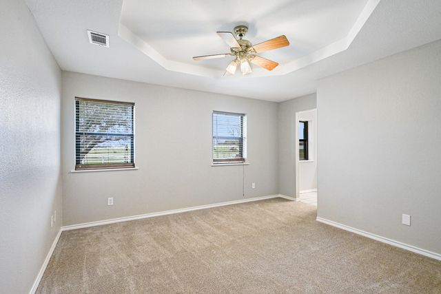 10101 Round Hill Road, Fort Worth, TX 76131