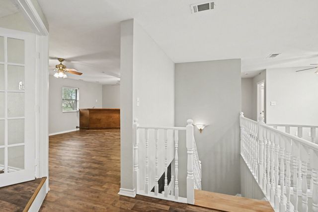 10101 Round Hill Road, Fort Worth, TX 76131