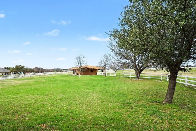 10101 Round Hill Road, Fort Worth, TX 76131