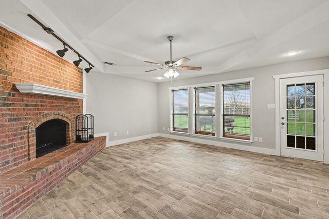 10101 Round Hill Road, Fort Worth, TX 76131