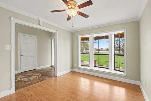 10101 Round Hill Road, Fort Worth, TX 76131