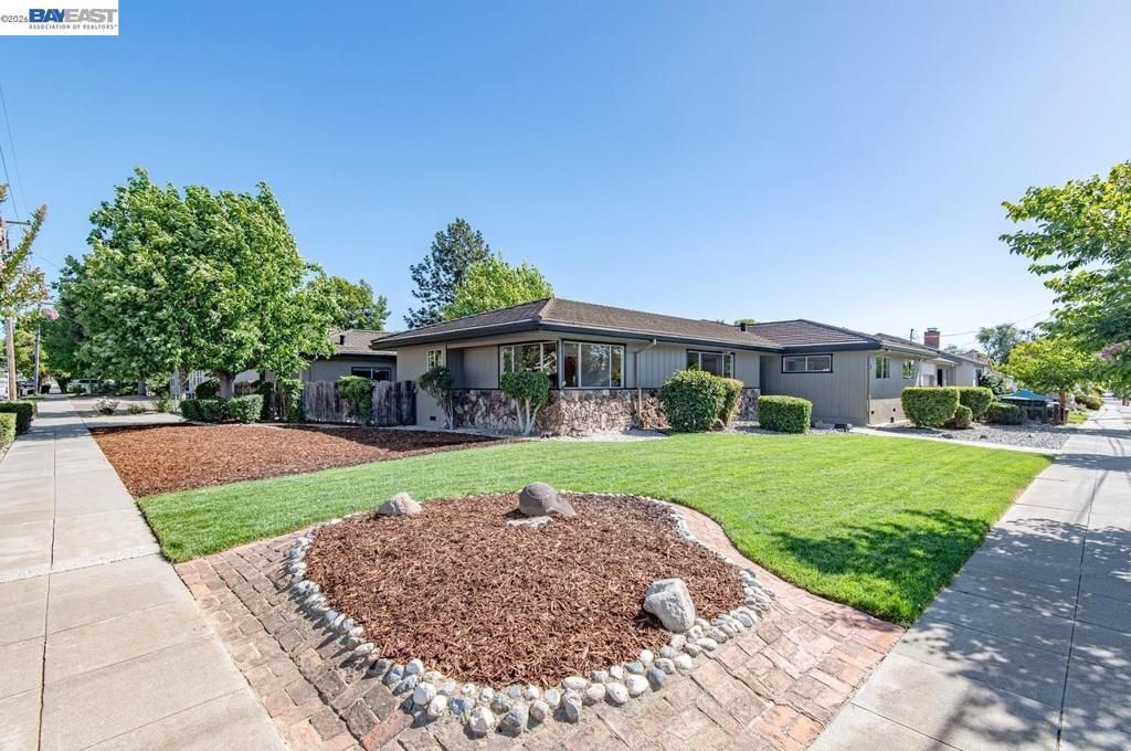 Image 1 of property listing at 1681 5Th St, Livermore, CA 94550
