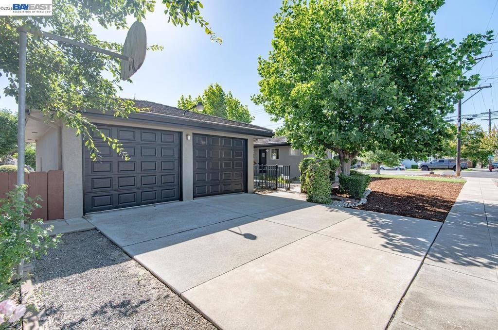 Image 10 of property listing at 1681 5Th St, Livermore, CA 94550