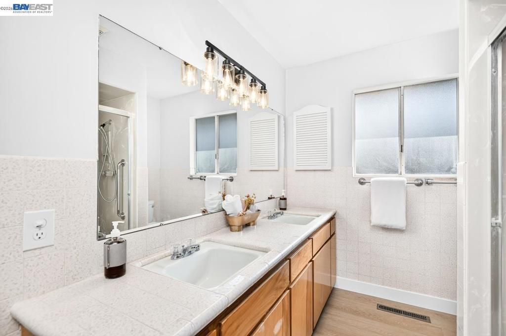 Image 39 of property listing at 1681 5Th St, Livermore, CA 94550
