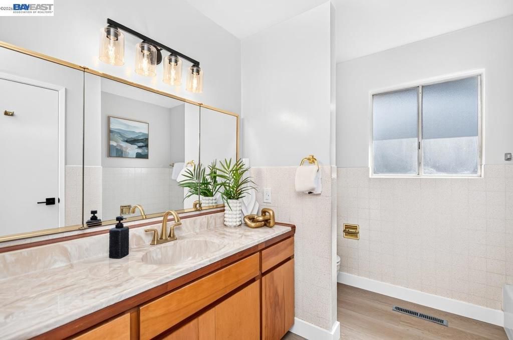 Image 40 of property listing at 1681 5Th St, Livermore, CA 94550