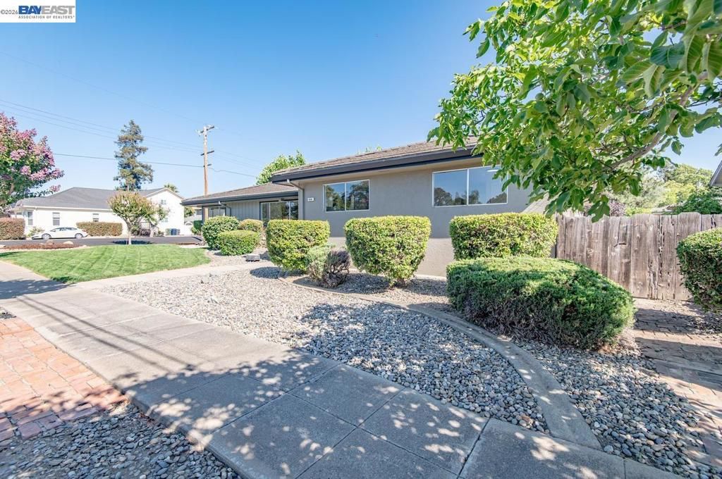 Image 45 of property listing at 1681 5Th St, Livermore, CA 94550