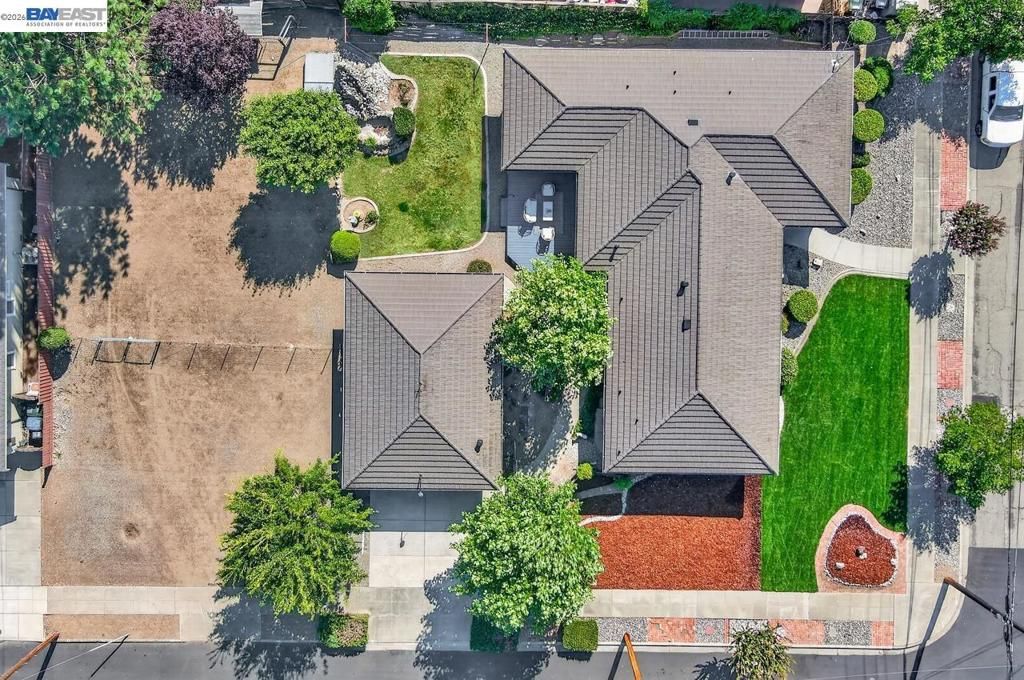 Image 5 of property listing at 1681 5Th St, Livermore, CA 94550