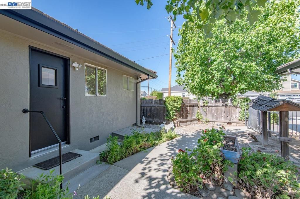 Image 52 of property listing at 1681 5Th St, Livermore, CA 94550