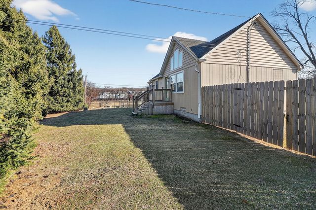 315 Oldfield Road, Downers Grove, IL 60516