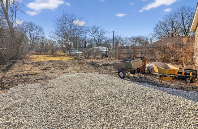 315 Oldfield Road, Downers Grove, IL 60516