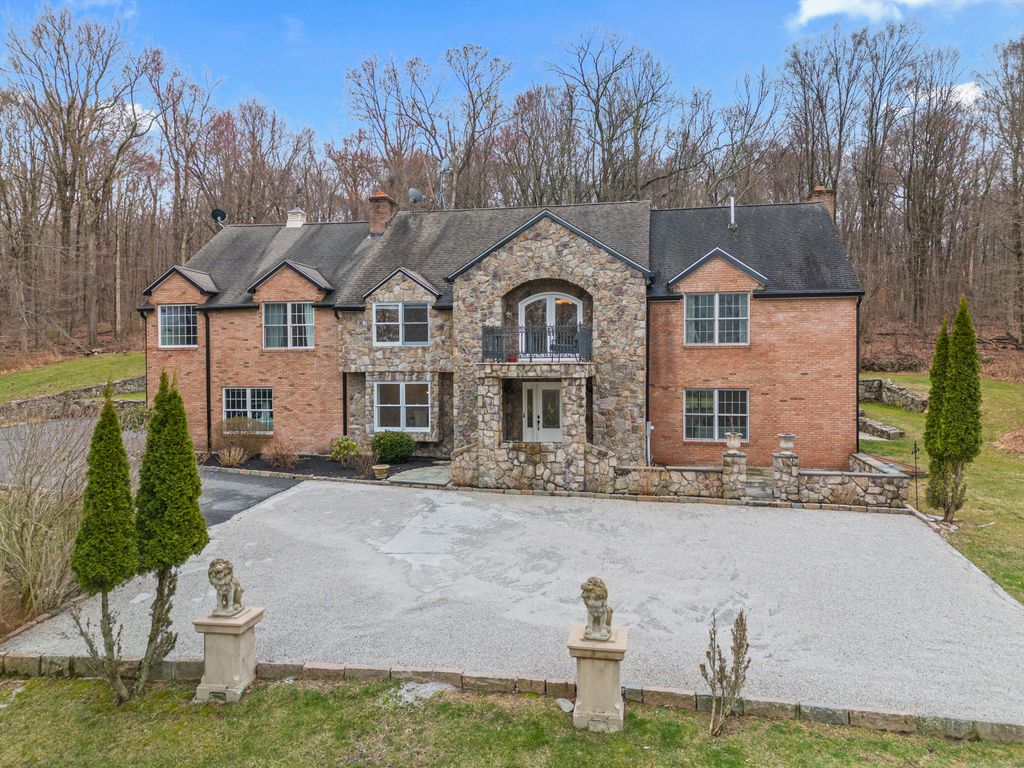 61 Mallory Road, Roxbury, CT 06783