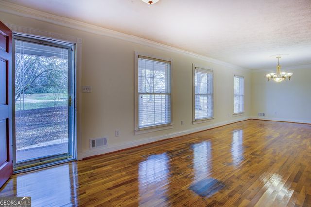 891 Highway 36 E, Jackson, GA 30233