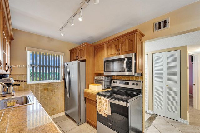 4111 Stirling Road 502, Dania Beach, FL 33314