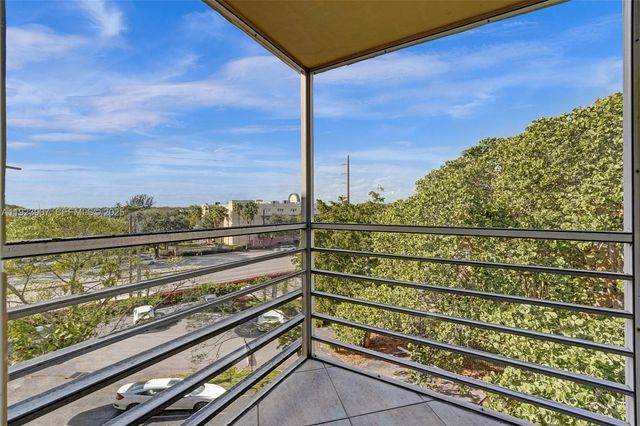 4111 Stirling Road 502, Dania Beach, FL 33314