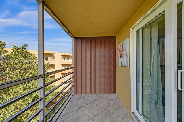 4111 Stirling Road 502, Dania Beach, FL 33314