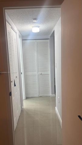 8261 SW 128 St 211, Pinecrest, FL 33156