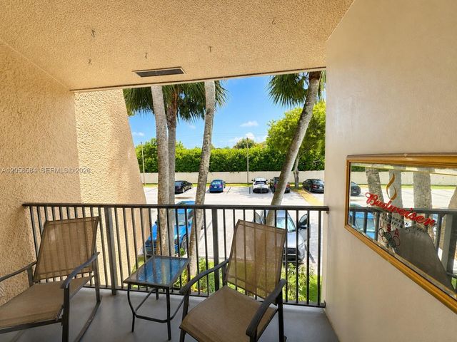 8261 SW 128 St 211, Pinecrest, FL 33156
