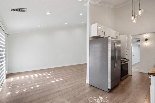 7439 Woodman Avenue 31, Van Nuys (los Angeles), CA 91405