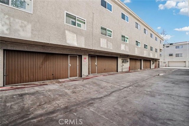 7439 Woodman Avenue 31, Van Nuys (los Angeles), CA 91405
