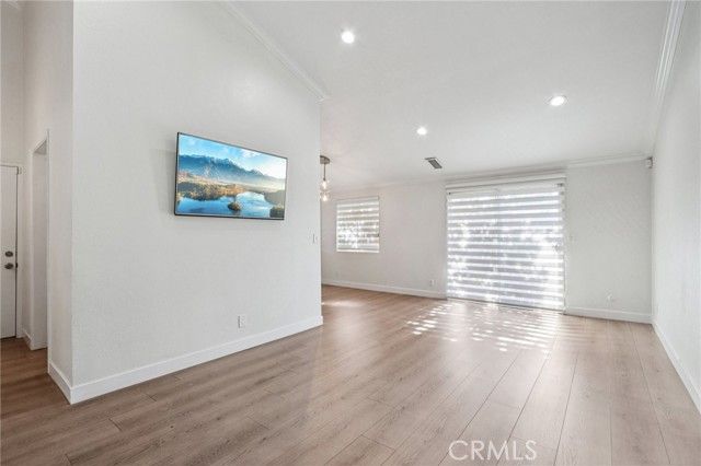 7439 Woodman Avenue 31, Van Nuys (los Angeles), CA 91405